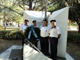 10 Agosto 2011 deposizione corona monumento ai caduti.